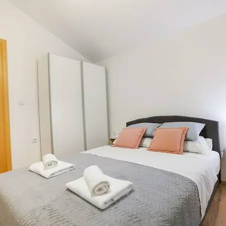 Apartman House Dalma *